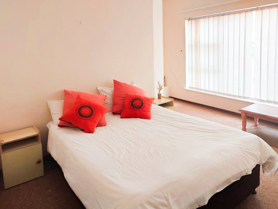 6 Bedroom Property for Sale in McDougall